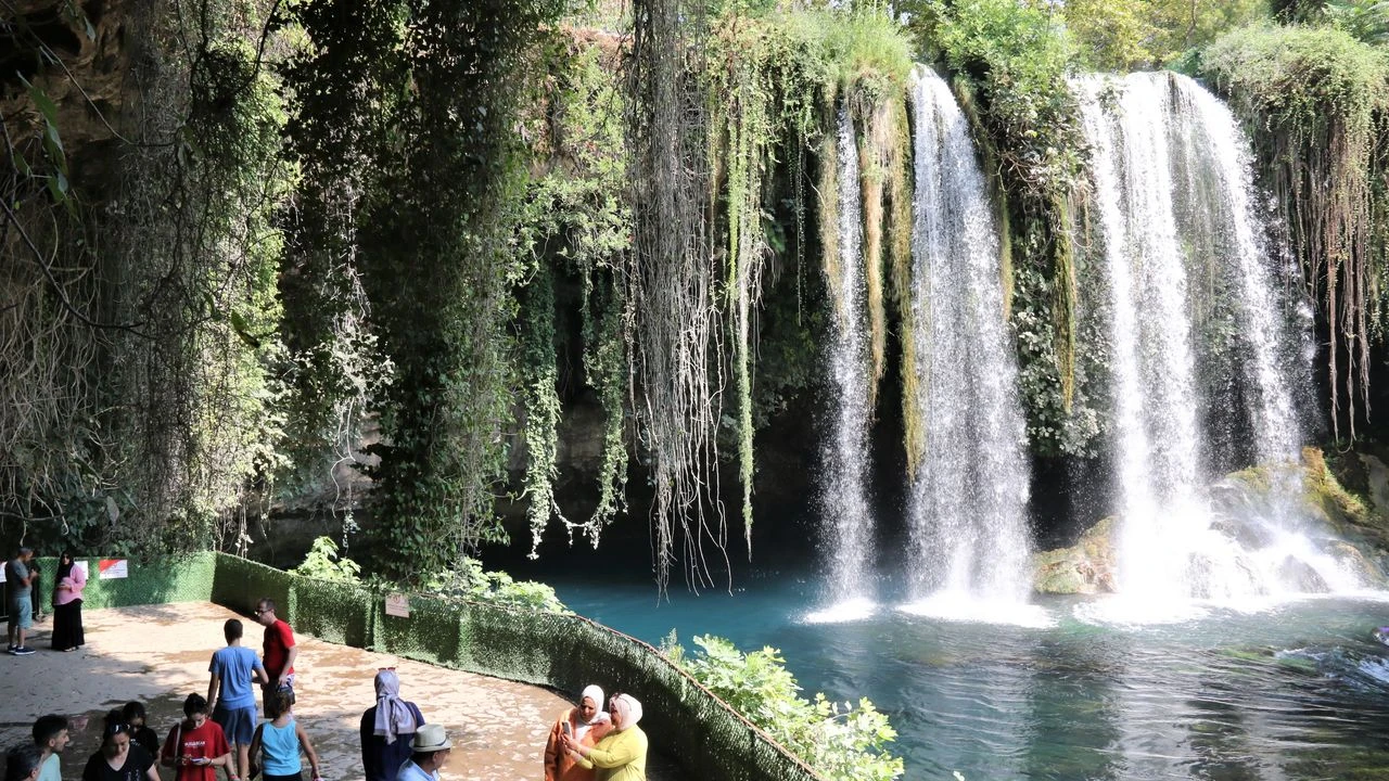 Cascada Düden - minunea naturală a Antalyei